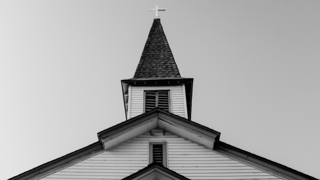 WHY SMALLER CHURCHES ARE MAKING A COMEBACK